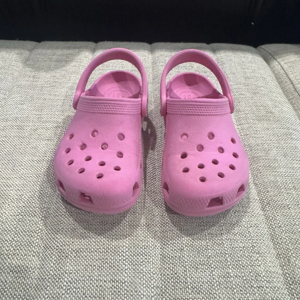 Crocs Size C 9 Classic Slip On Watershoes Kids Child Pink
